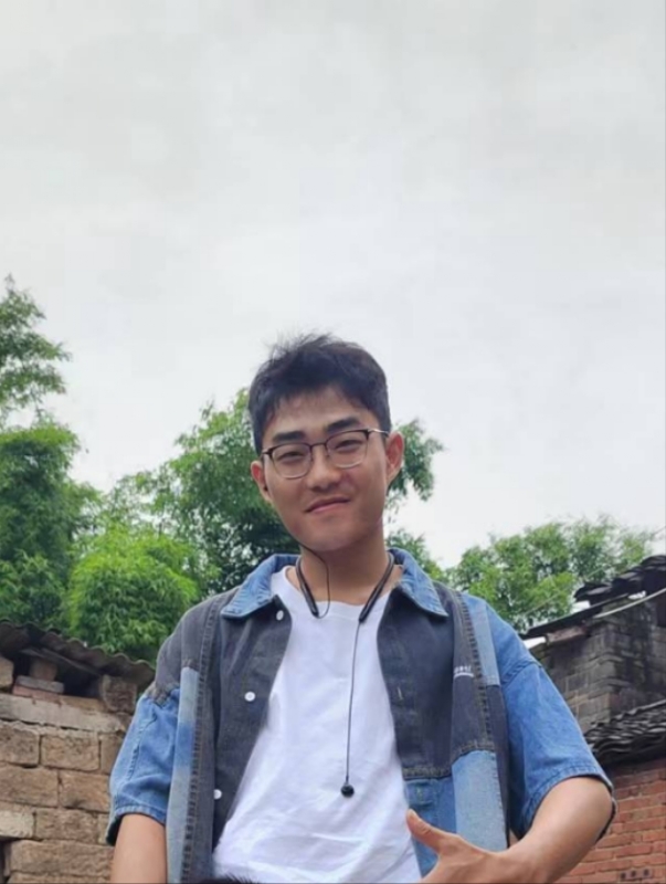 越努力越幸运的第一张照片--平潭交友网