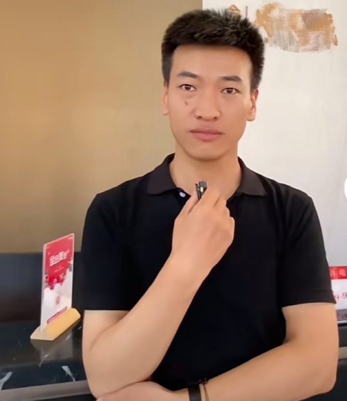 一杯梁白开的第一张照片--平潭交友网